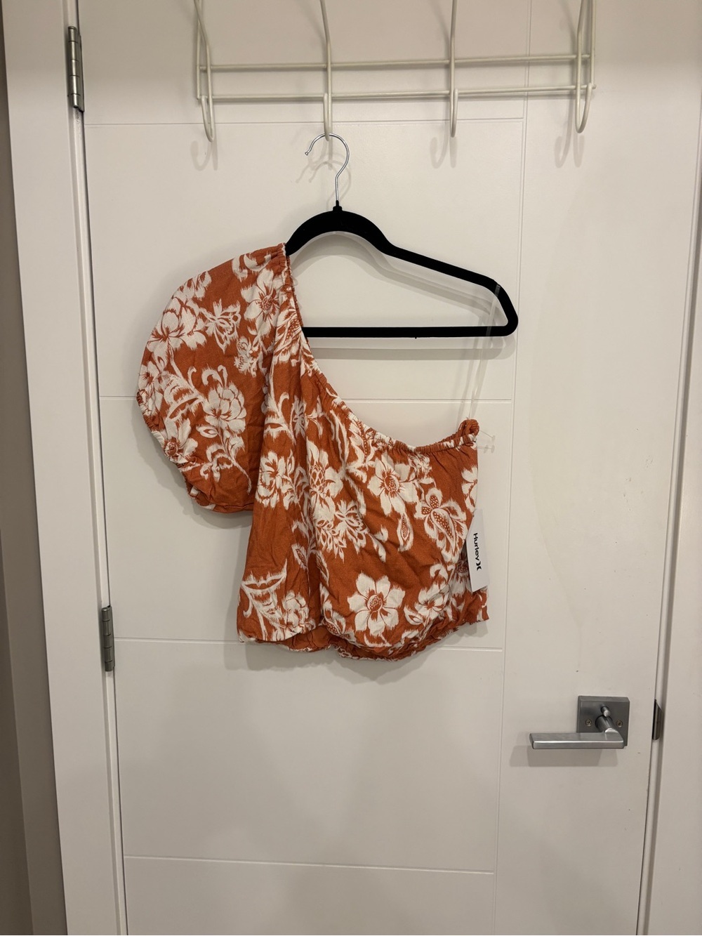 NWT Hurley One-Shoulder Floral Crop Top in Rust and White